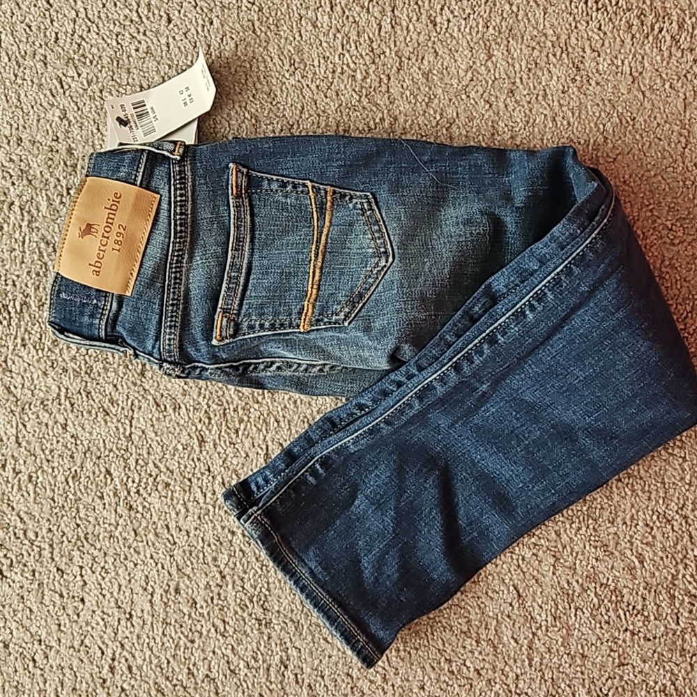 NWT Abercrombie Kids jeans 5/6